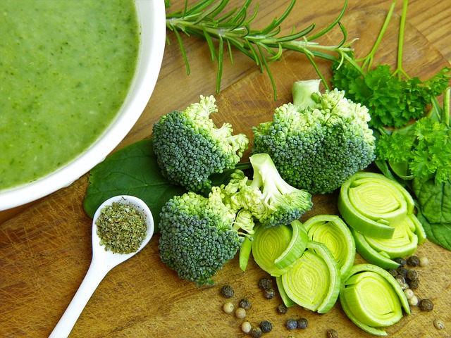 polévka z brokolice